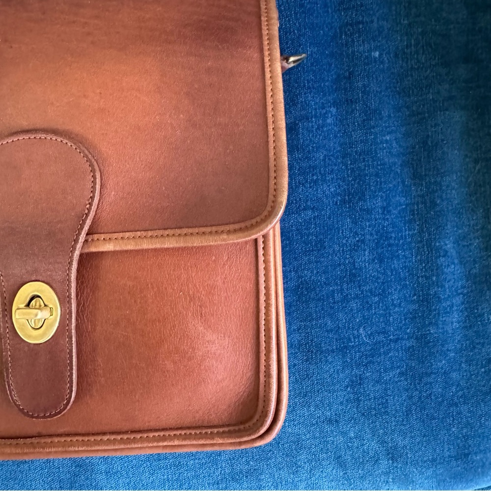 Coach Station Bag in British Tan, circa early 1990s. Style 5130 - Picture 5 of 11
